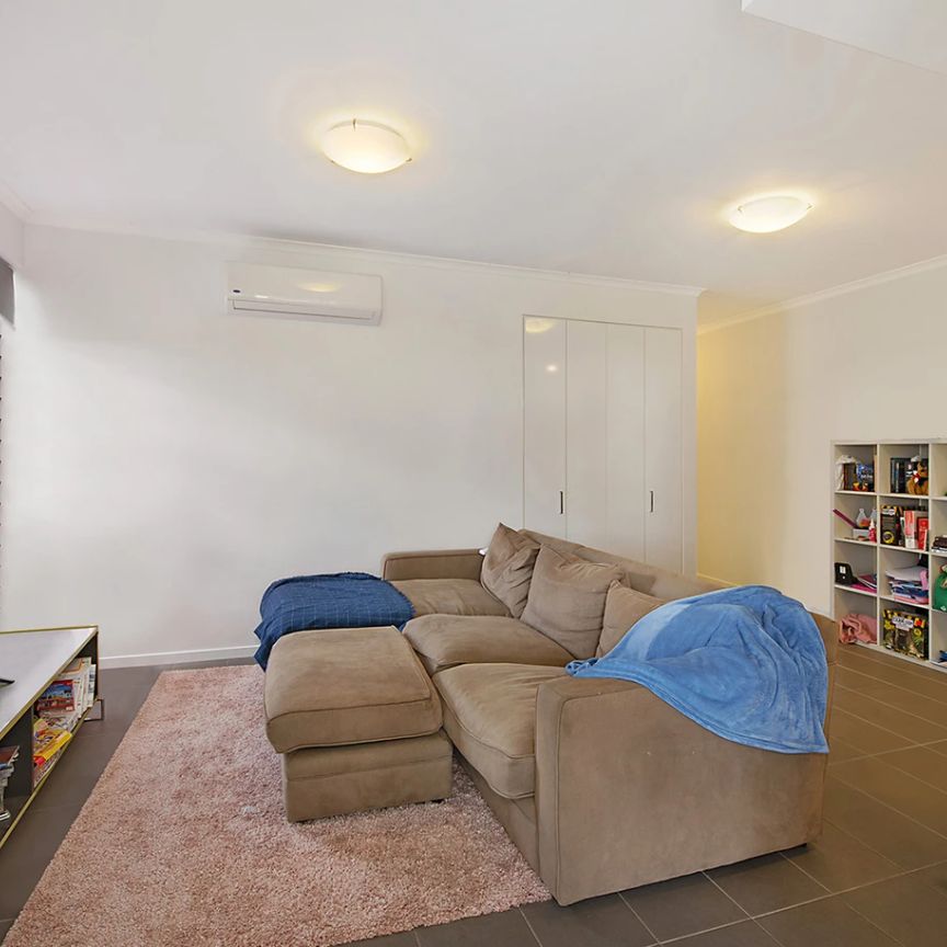 MODERN APARTMENT IN THE HEART OF SHERWOOD! - Photo 1