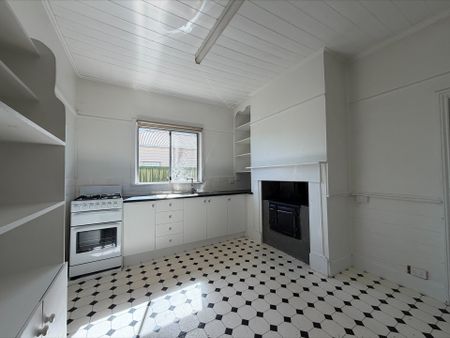 10 Balliang Street, South Geelong, VIC, 3220 - Photo 3
