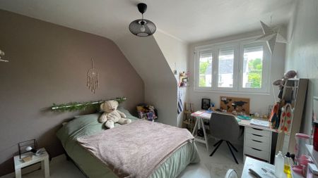 Location Appartement 5 pièces 113m² LANDERNEAU 29800 - Photo 4