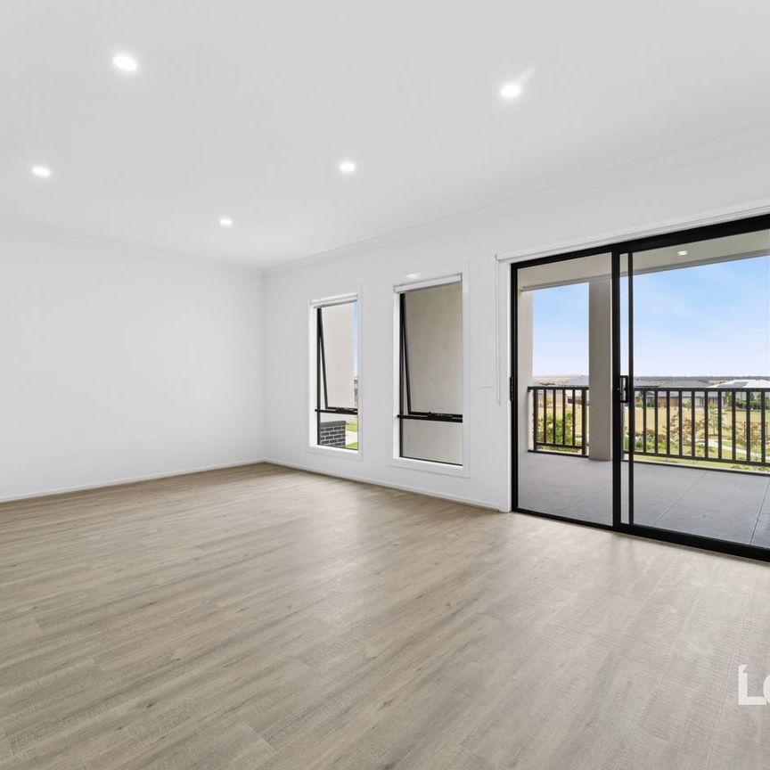 Park yourself here. - Photo 1