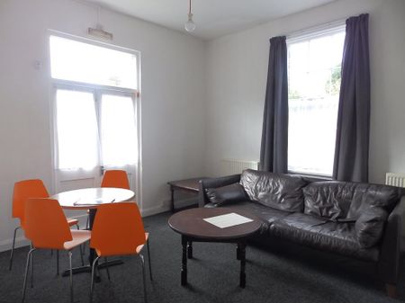 1 bedroom in a house share to rent - Photo 4