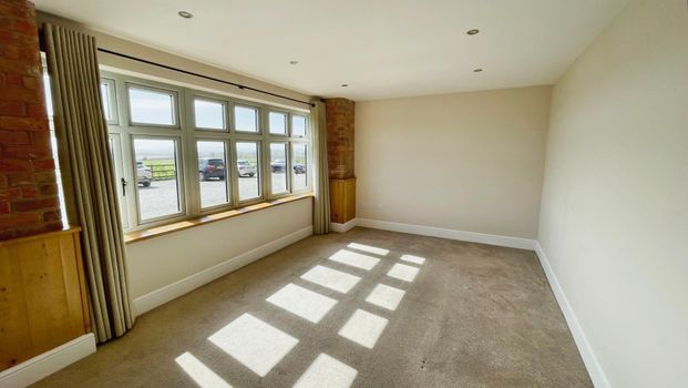 Park Barn Farms, Snitterfield - Photo 1