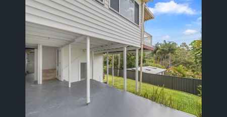 Super condition! Amazing water views and only 5 mins to train station! Super convenient! - Photo 2