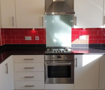 3 bedroom terraced house to rent - Photo 4