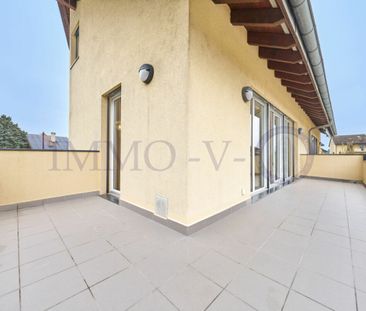 SPACIOUS AND LIGHT-FILLED IN A DUPLOX WITH BALCONY-TERRACE - Foto 3