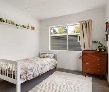 Located in the heart of Hillcrest, this desirable three-bedroom hom... - Photo 5