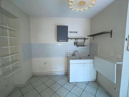 Location Appartement 2 pièces 30m² AUBENAS 07200 - Photo 2