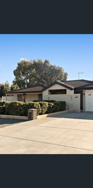 5 Illabrook Street, Dudley Park, WA 6210 - Photo 1