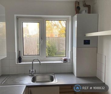 2 bedroom maisonette to rent - Photo 3