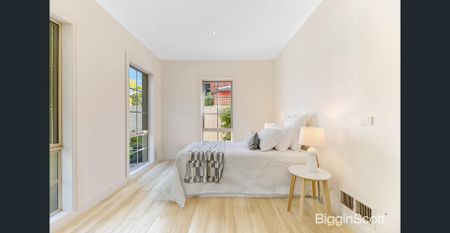 Elegant, Light-Filled Townhouse in Prime MWSC School Zone - Photo 2