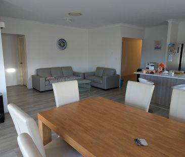 Maddington - Photo 1