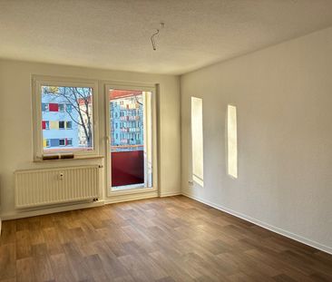 Wohnen am Lindentempel: Sanierte 3-Raum-Wohnung mit Balkon - Photo 2