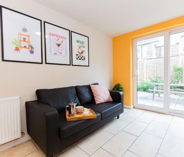 5 bedroom detached house to rent - Photo 2