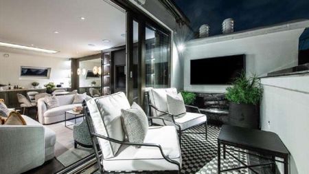 Prince of Wales Terrace, Kensington - Photo 2