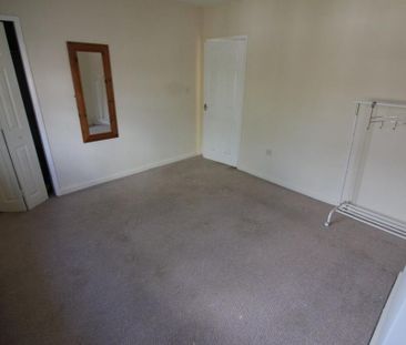 2 bedroom end of terrace house to rent - Photo 1