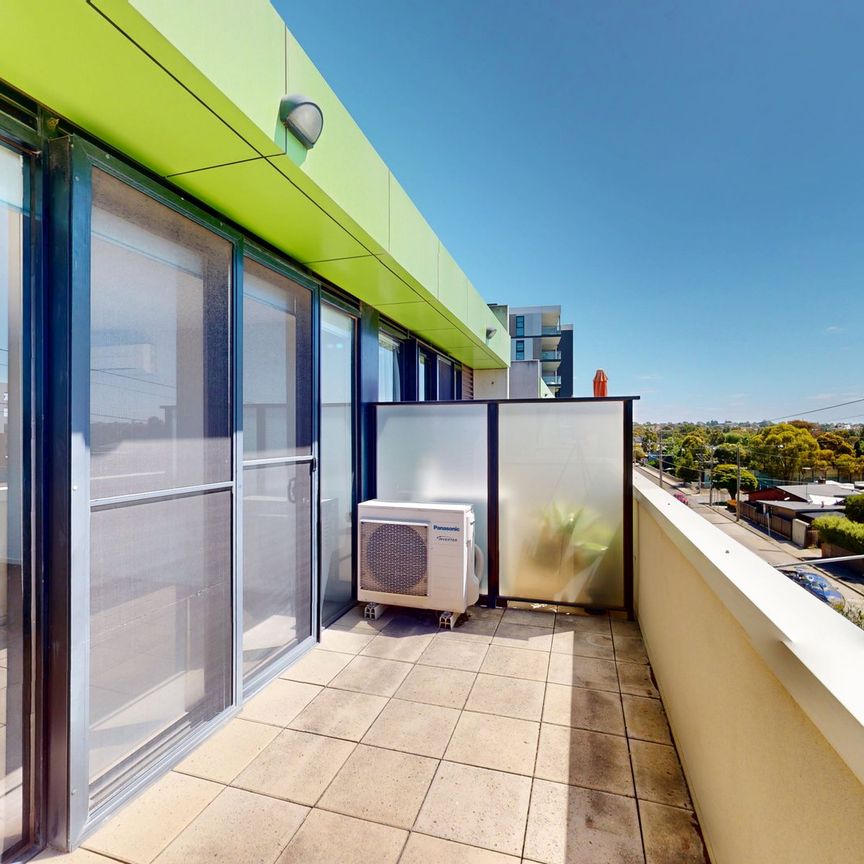 Light Filled Apartment In The Heart Of Brunswick - Photo 1