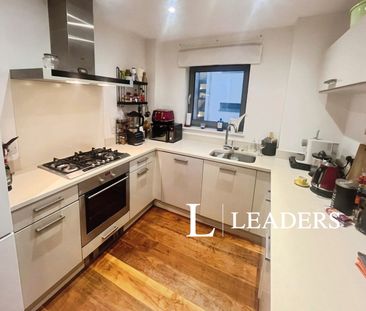 3 bedroom apartment to rent Palmeira Avenue, Hove, East Sussex, BN3 - Photo 6