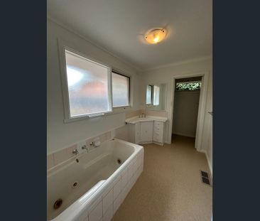 3 Bedroom in Convenient Location - Photo 6