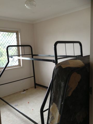 Quiet & Convenient Townhouse Living in Beenleigh - Photo 3