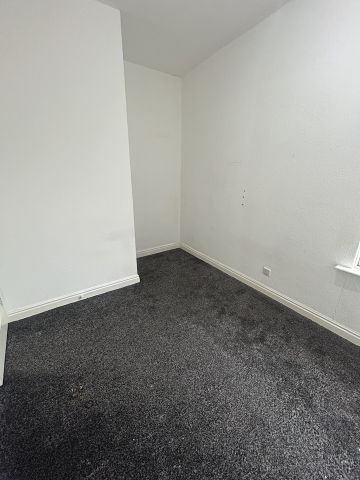 2 Bed Terraced House, Joan Street, M40 - Photo 2