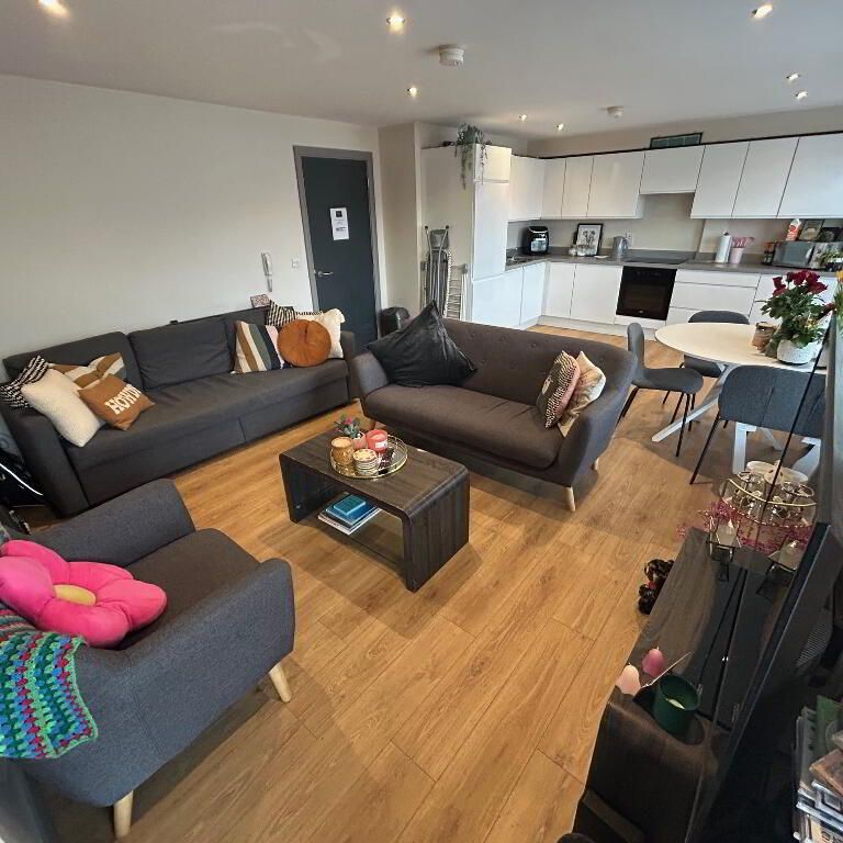 Apt 8, 1 Sussex Place, Belfast, BT2 8AL - Photo 1