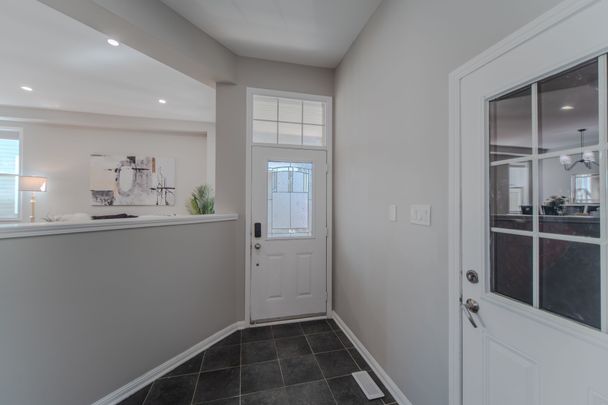 For Lease - 214 HUNTSVILLE Drive, Kanata, Ontario - Photo 1