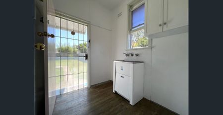 Beautiful Family Home! - Photo 3