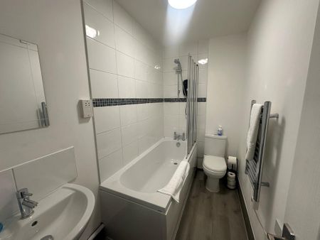 2 bedroom apartment to rent - Photo 5