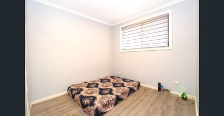 Family Home with there bath and one room Downstairs - Photo 3