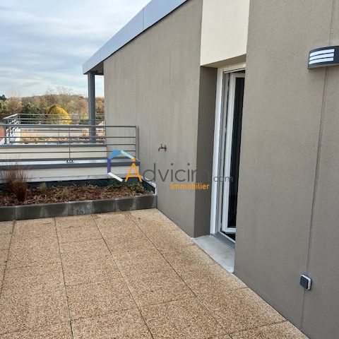 F 1 avec terrasse et 2 parkings - Photo 2