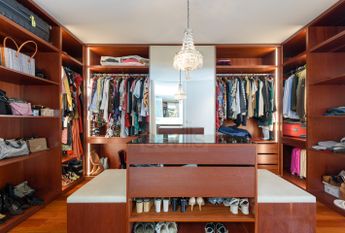 Moradia V5 em Senhora da Hora com jardim e piscina