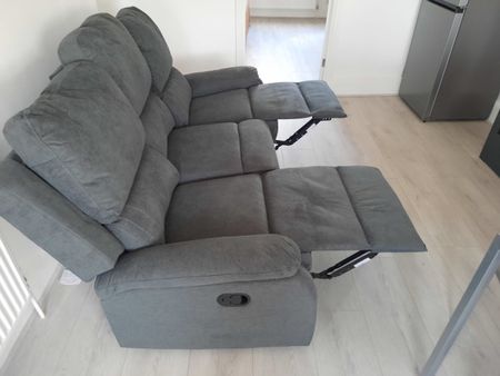 2 Bed Flat, London, W3 - Photo 2