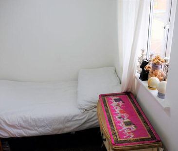 4 Bedroom Semi-Detached House For Rent - Photo 5