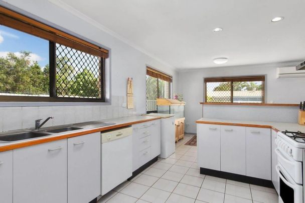 Large Yard in Quiet Crescent - Photo 1