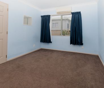 Pristine and Perfect Beachside Residence - Photo 6