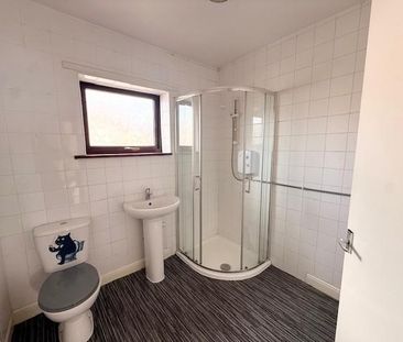 2 bedroom end of terrace house to rent - Photo 6