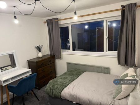 5 bedroom semi-detached house to rent - Photo 3