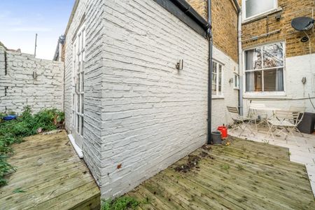 Sandmere Road, London, SW4 - Photo 2