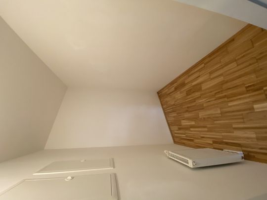 Helle Dachgeschoss 3 Zimmer Wohnung mit 2 Freiflächen in 1210 Wien ab sofort zu mieten - Foto 1