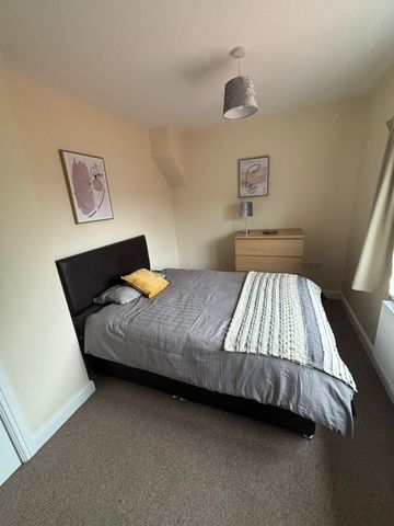 Room 6 58 Shaftsbury Avenue Woodlands Doncaster Dn6 - Photo 2