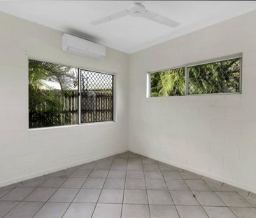 Large 3 Bedroom Home with Ensuite - Extra Office - Huge Block - Ful... - Photo 1