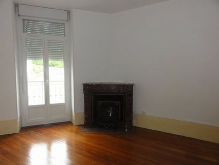 Location Appartement 4 pièces 88m² LE CREUSOT 71200 - Photo 2