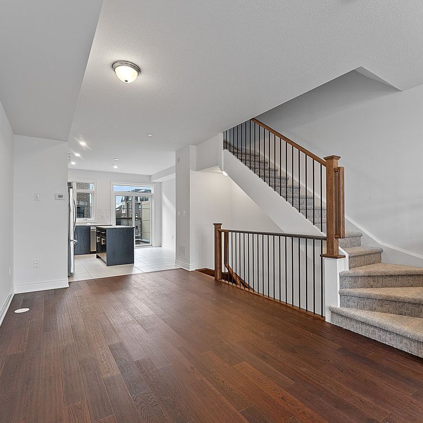 For Lease - 2140 Trafalgar Rd Road Unit# 47, Oakville, Ontario - Photo 1