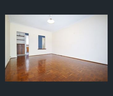 GREAT VALUE 2X1 IN AN AMAZING LOCATION! - Photo 4