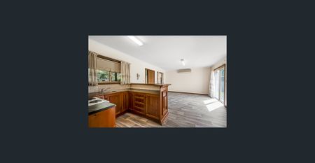 Charming Courtyard Home with Tranquil Setting! - Photo 4