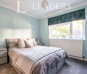 Albert Road, Ferndown, BH22 - Photo 1