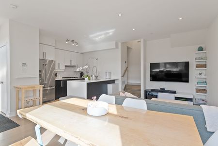 For Lease - 4030 Parkside Village Drive Unit# 10, Mississauga, Ontario - Photo 2