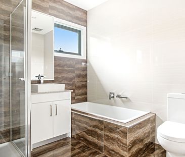 Charming Townhouse In Excellent Location - Photo 3