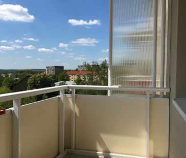 3-Raum-Wohnung mit Einbauküche im Grünen mit tollem Ausblick vom Ba... - Photo 2