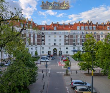 Warszawa, Śródmieście, al. Wyzwolenia – zdjęcie 1
